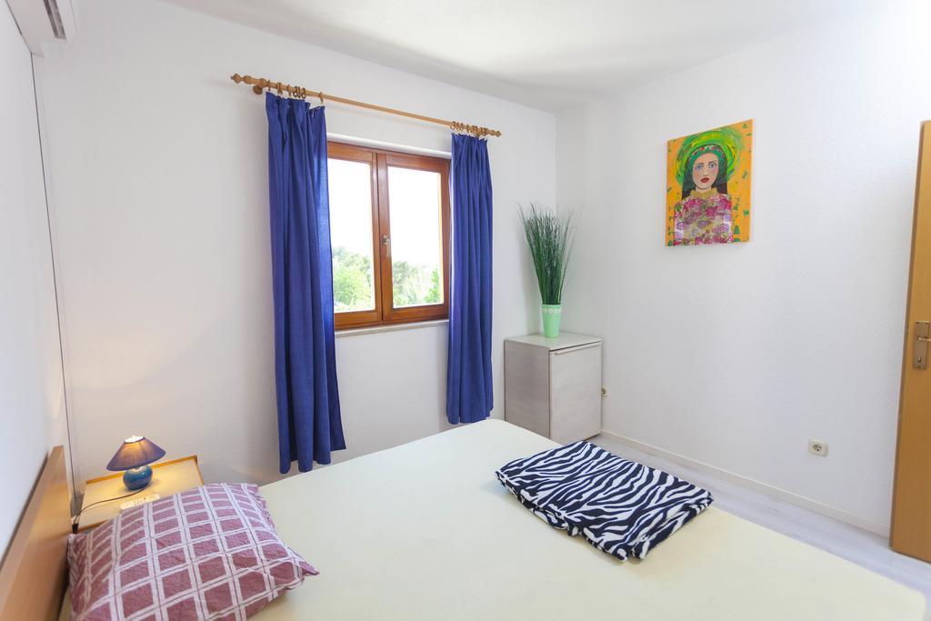 Meri Apartments - Puharic Макарска Стая снимка