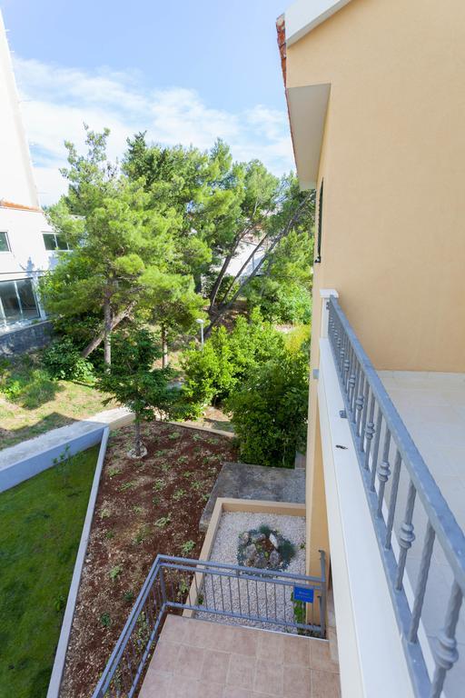 Meri Apartments - Puharic Макарска Екстериор снимка