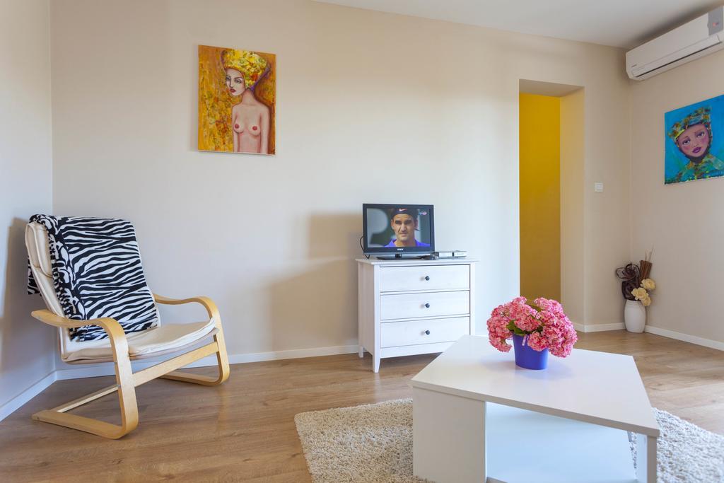 Meri Apartments - Puharic Макарска Стая снимка